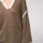 Maglione in maglia traforata con dettagli a contrasto e scollo a V