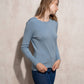 Maglia in maglia girocollo con bottoni dorati