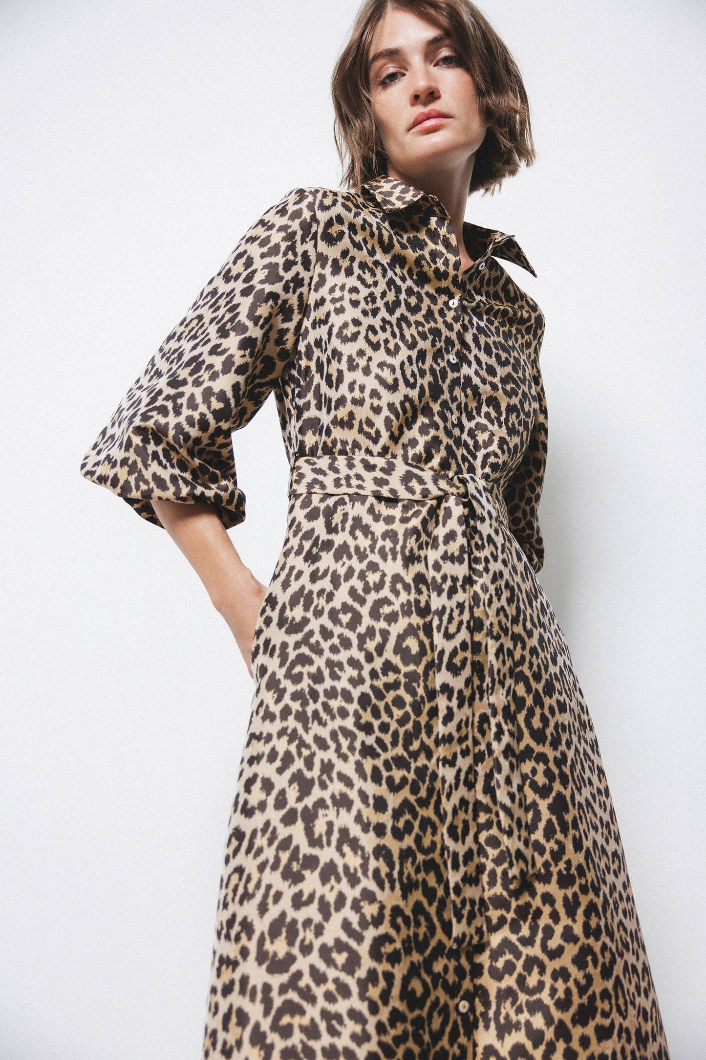 Abito chemisier animalier con cintura