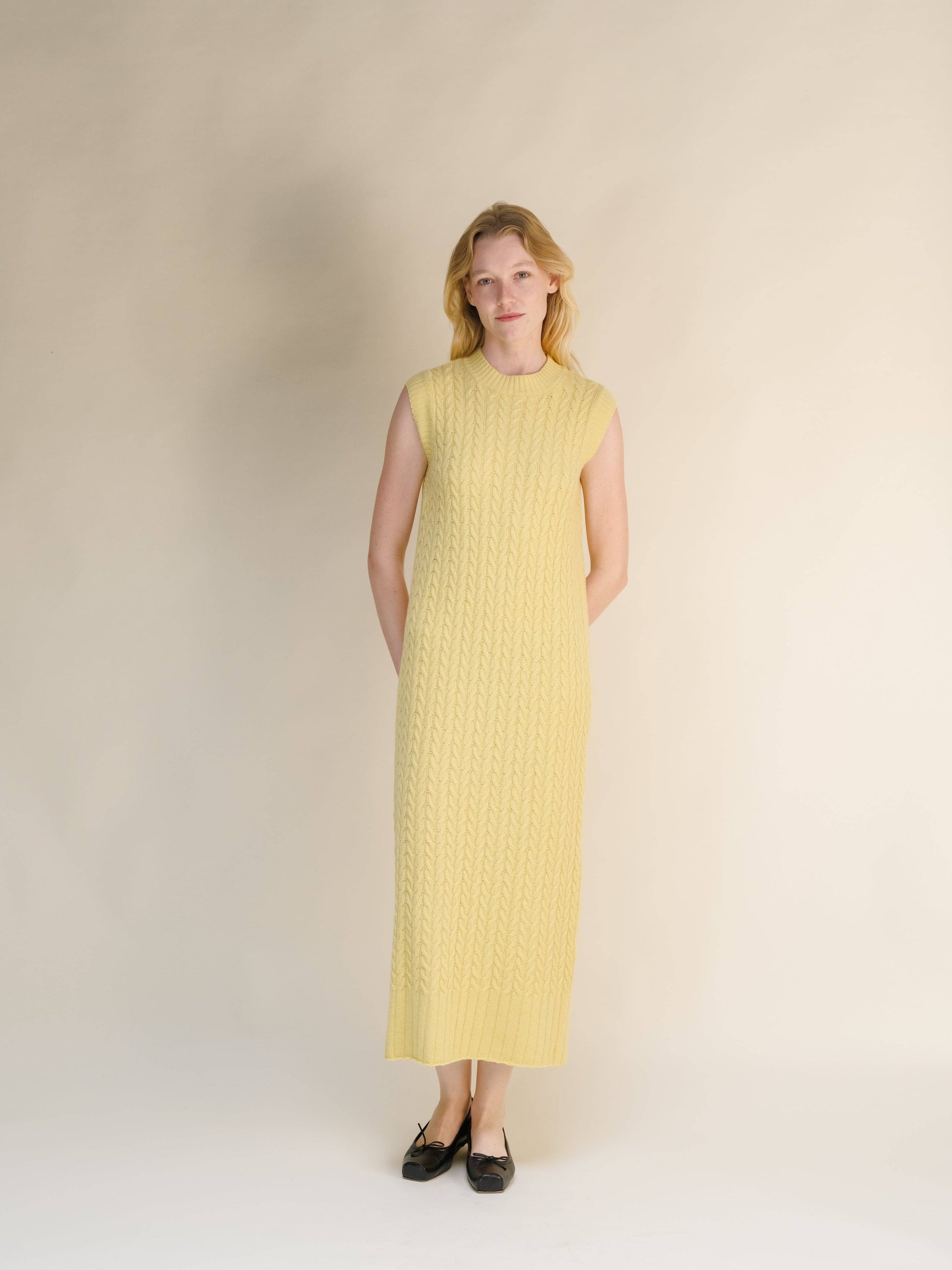 Abito smanicato in maglia a trecce misto cashmere