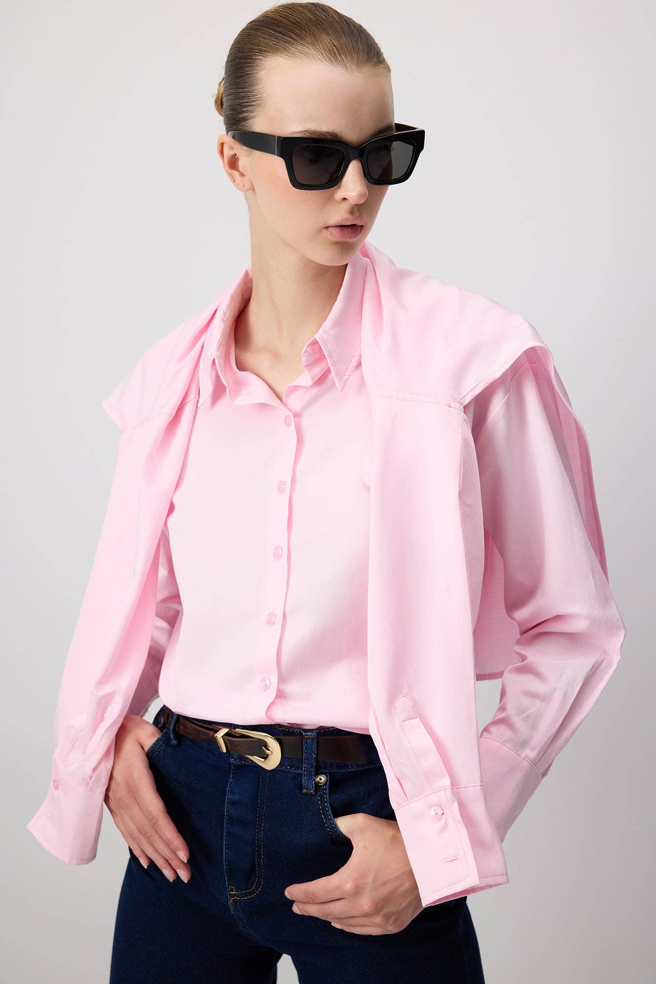 Camicia oversize con cravatta funzionale in misto cotone