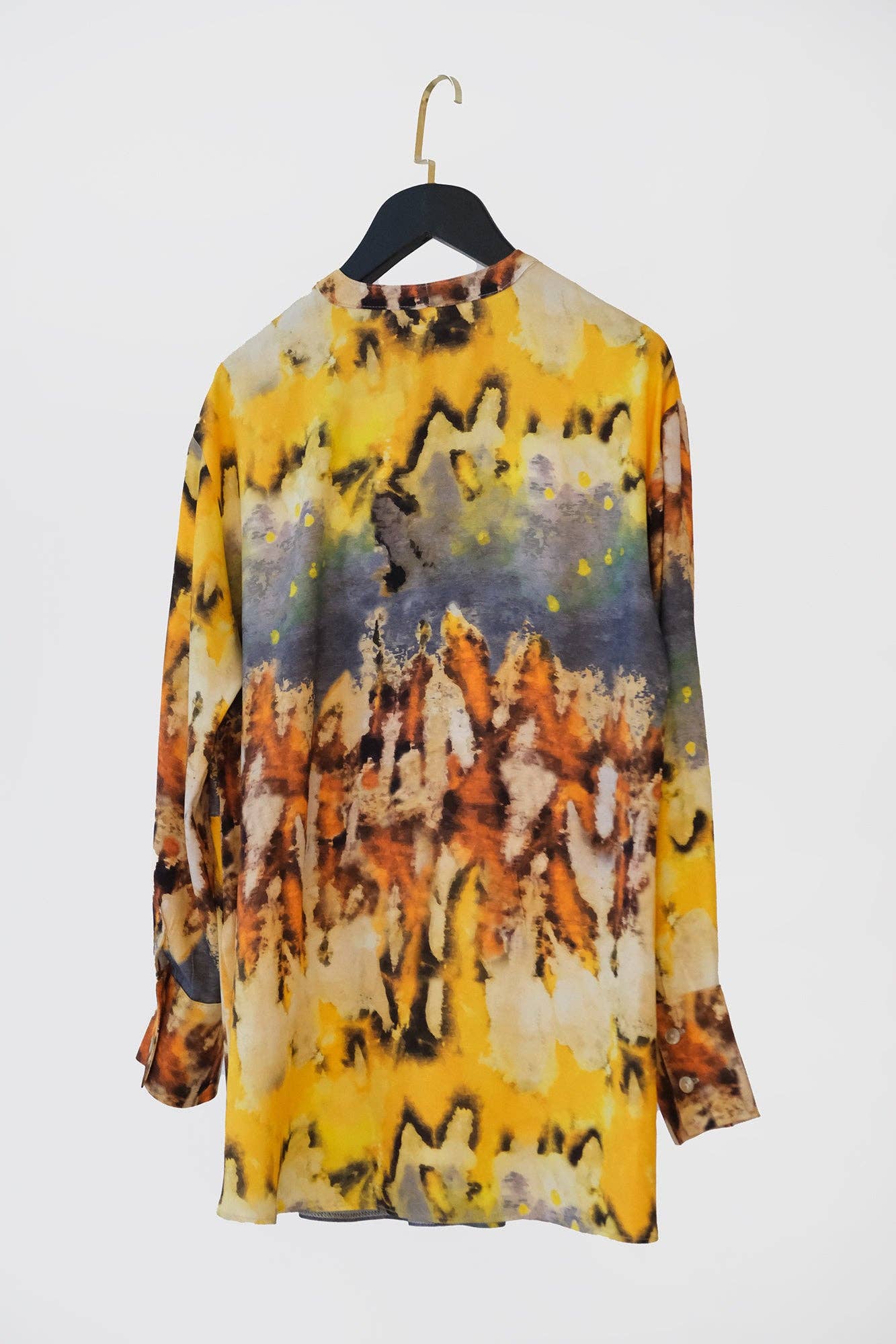 Tunica in viscosa multicolor con stampa astratta e cintura