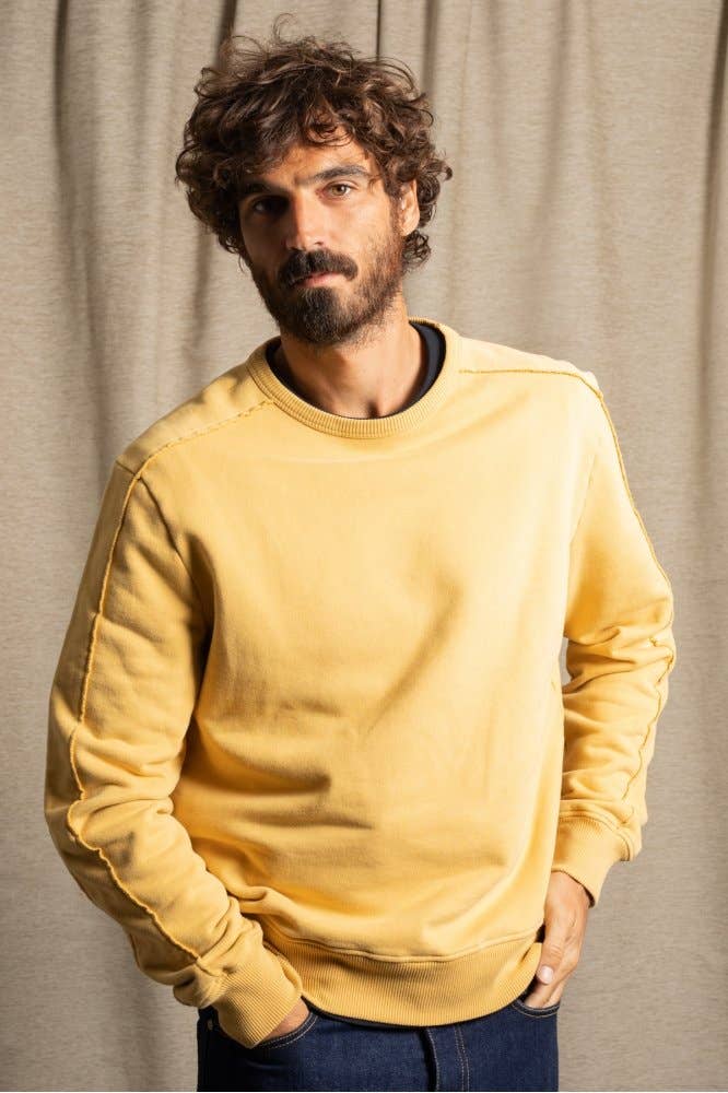 Felpa Bizz oro con maxi stampa sul retro