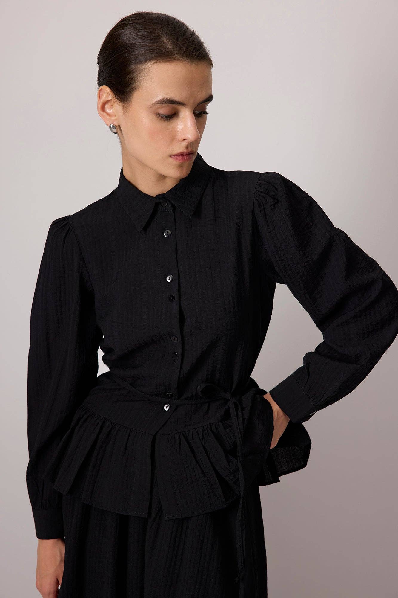 Completo camicia e gonna lunga con balze