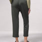 Pantaloni dritti con bottoni decorativi e vita elasticizzata