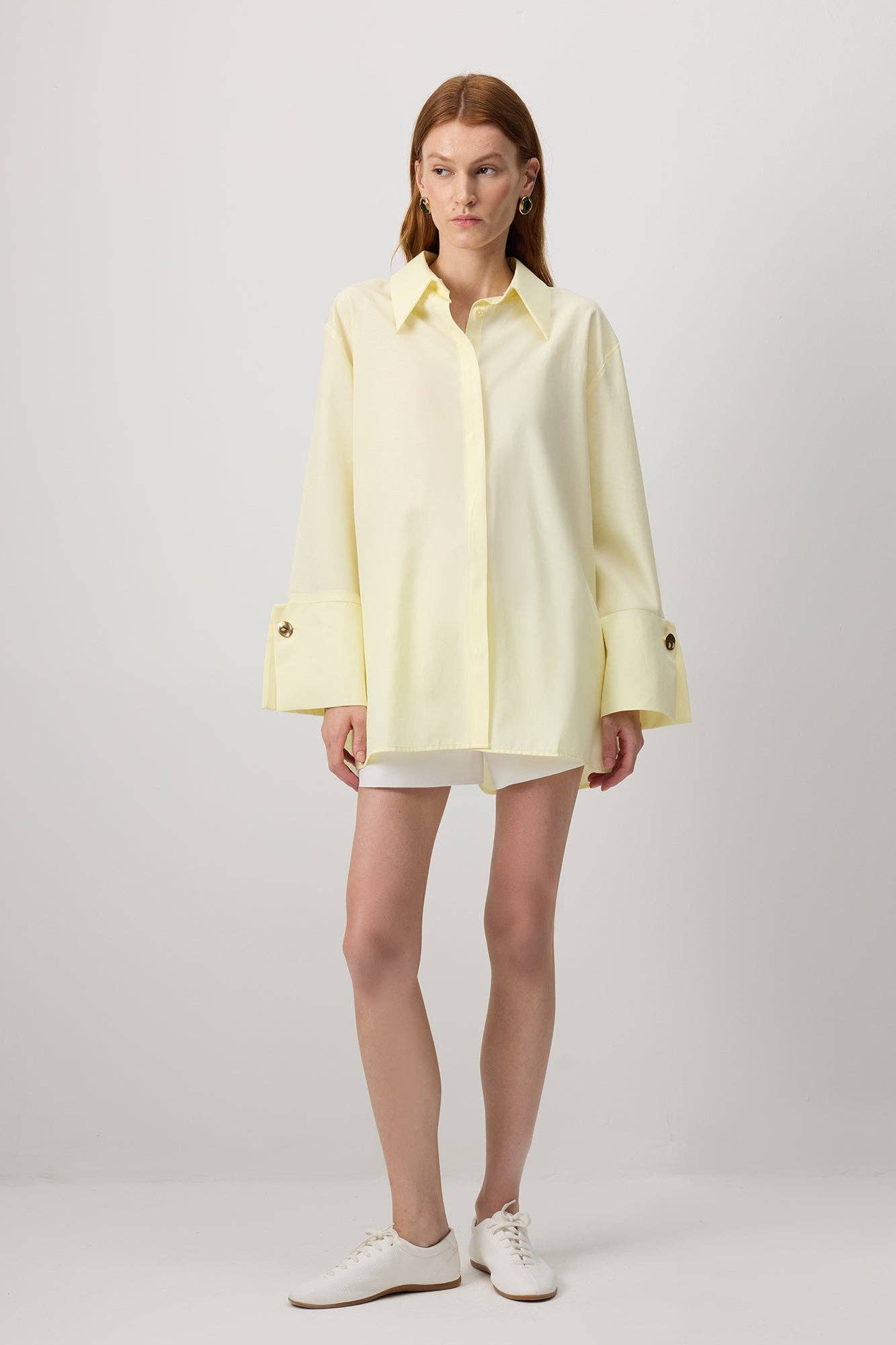 Camicia in popeline con polsini ampi