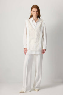 Maglia stratificata in pizzo con scollo a V