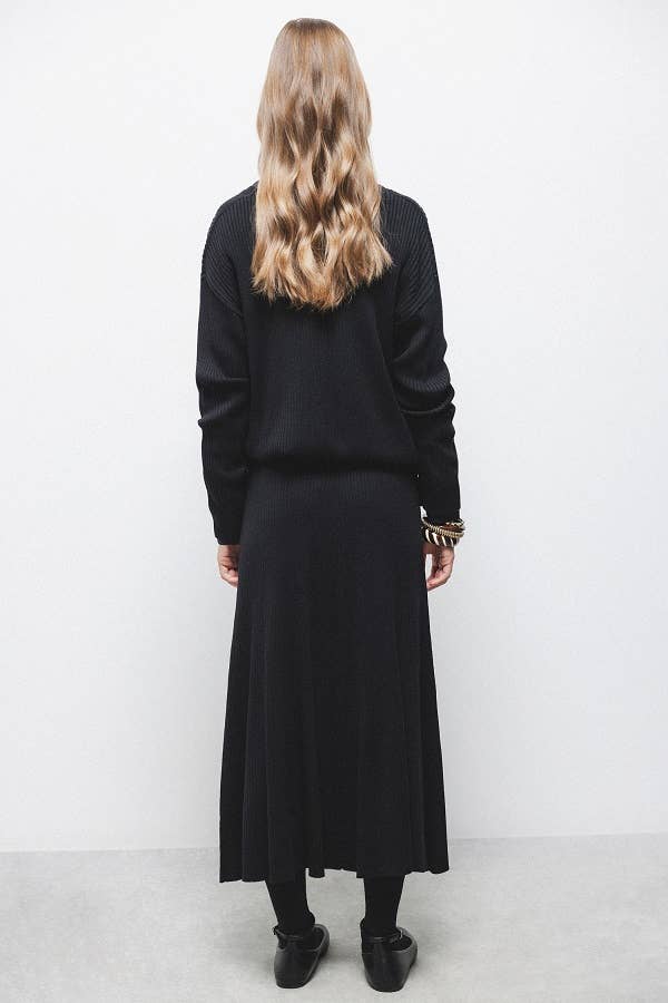 Gonna midi a coste in maglia con vita elasticizzata