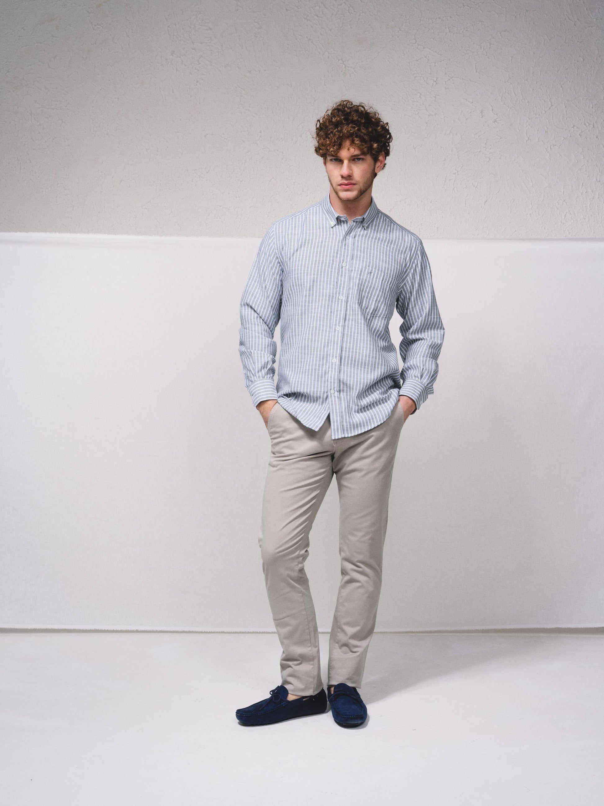 Camicia a righe azzurra