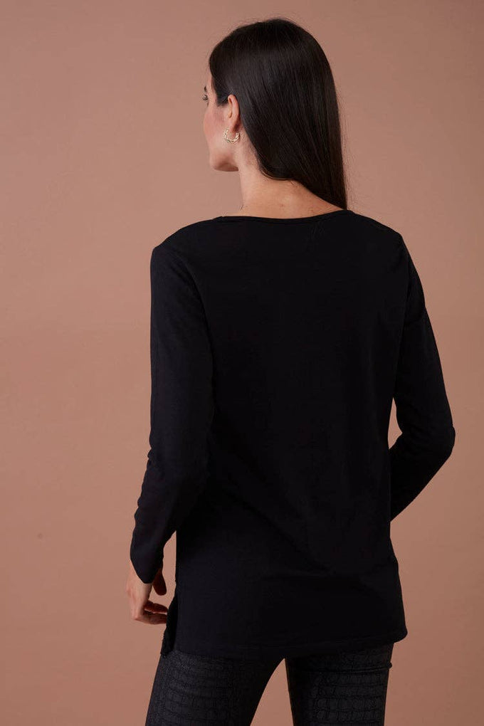 Blusa nera con stelle glitter e scritta
