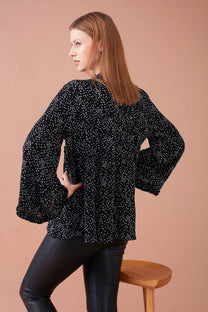Blusa con balze stampata in viscosa