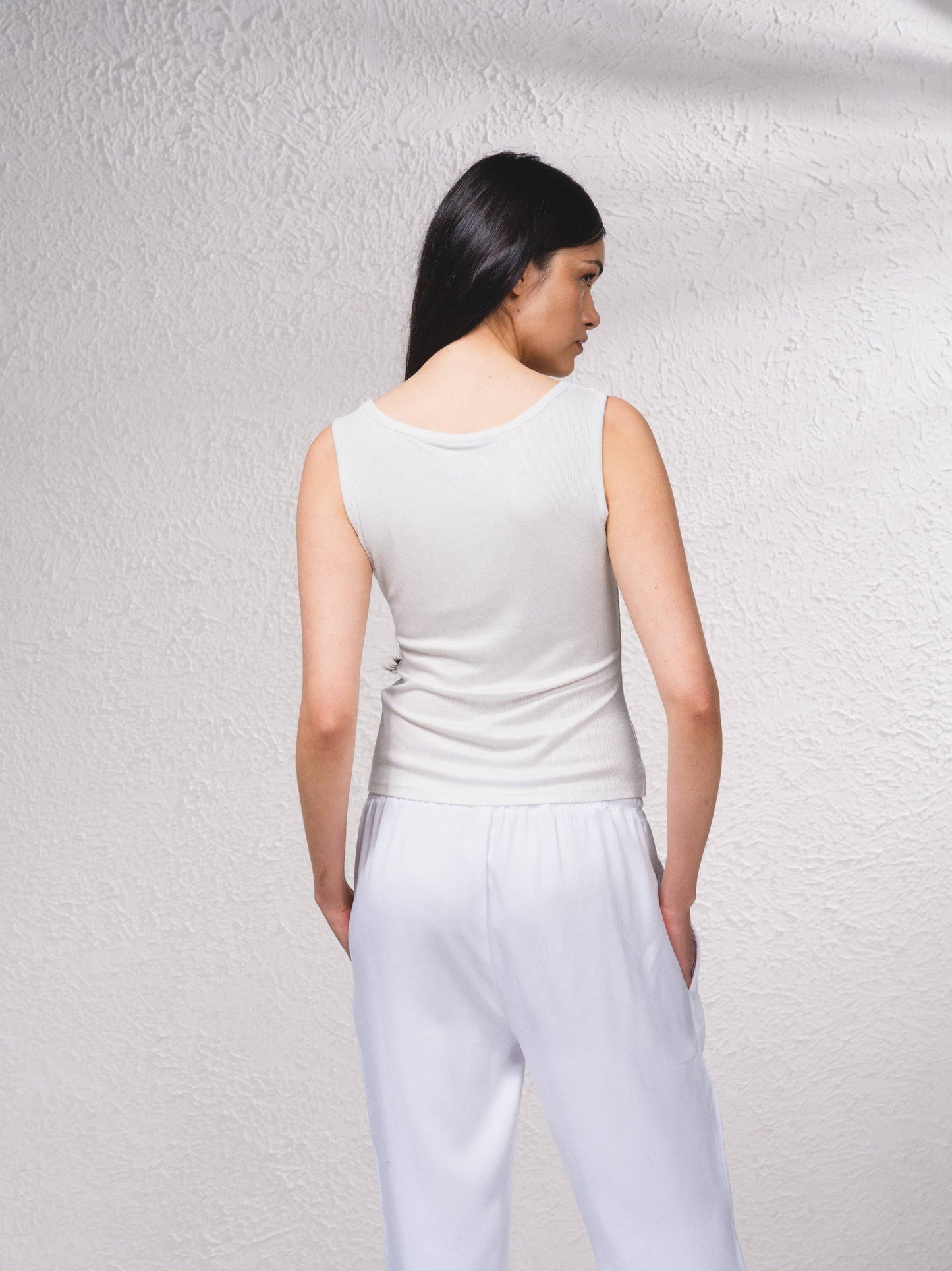 Top basic a canotta con scollo rotondo