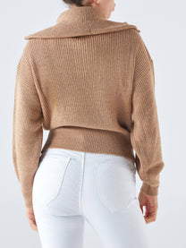 Maglia a costine con zip e collo ampio