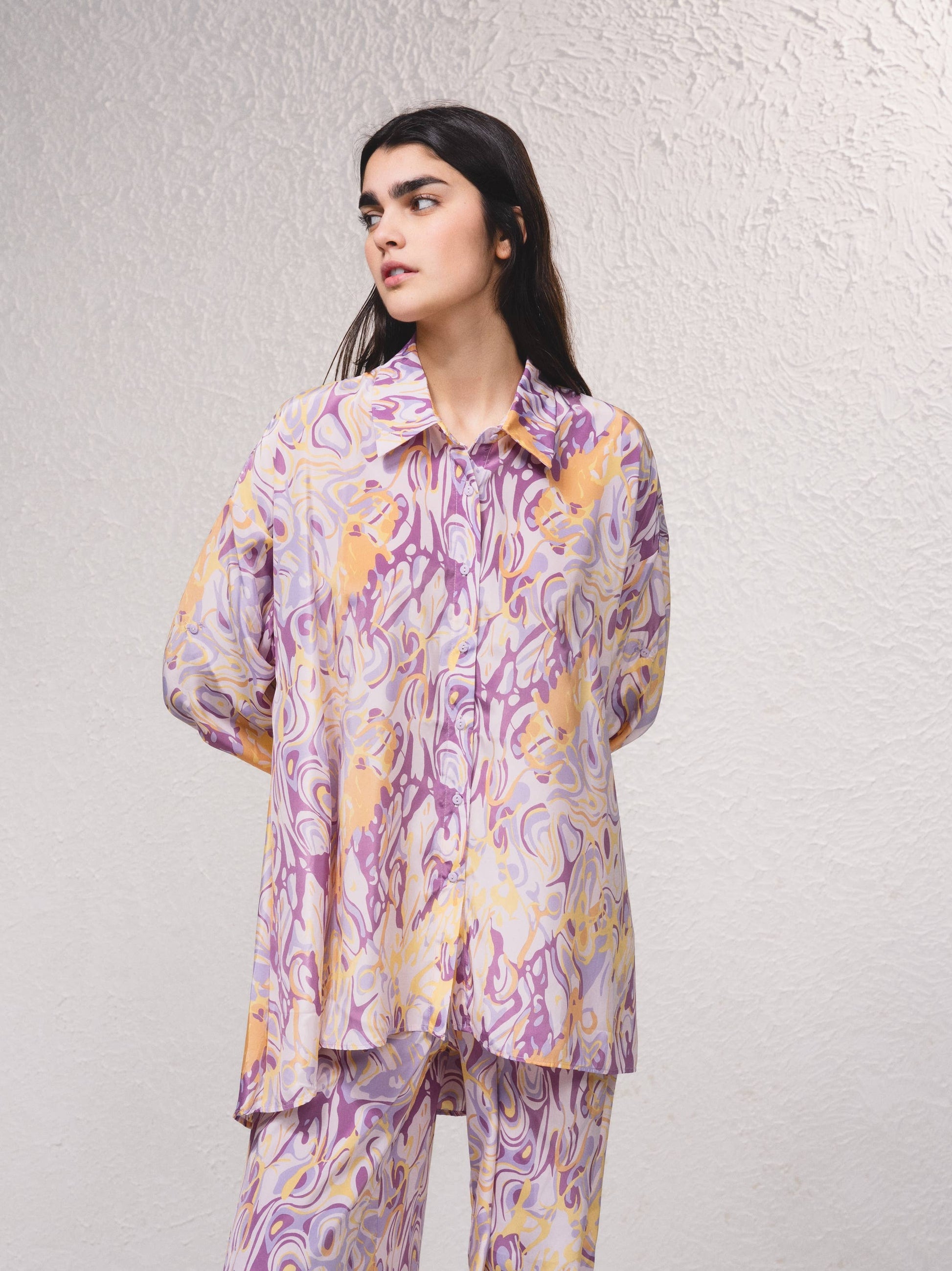 Vestito corto oversize in satin con stampa