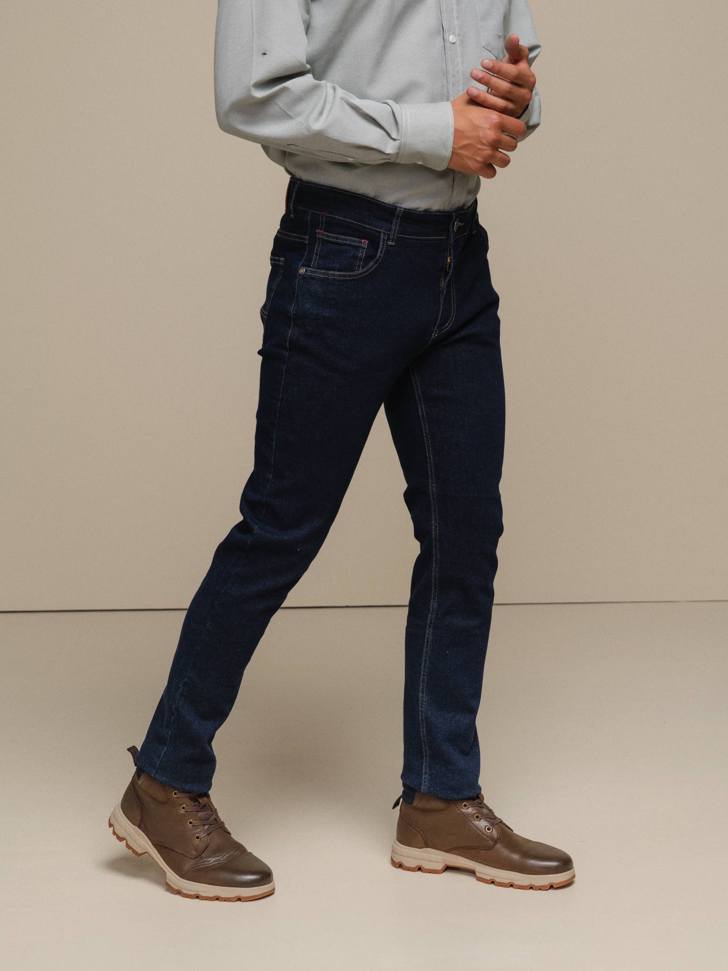 Jeans slim fit in denim blu scuro da uomo