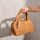 Borsa a mano morbida in ecopelle color cammello