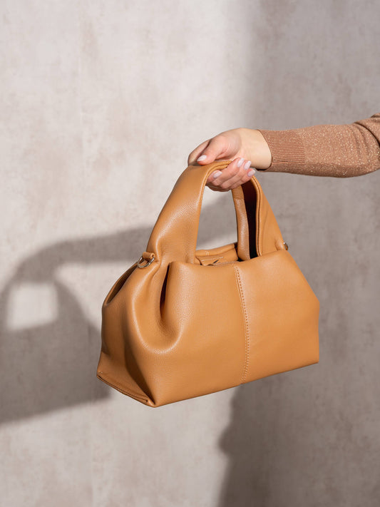 Borsa a mano morbida in ecopelle color cammello