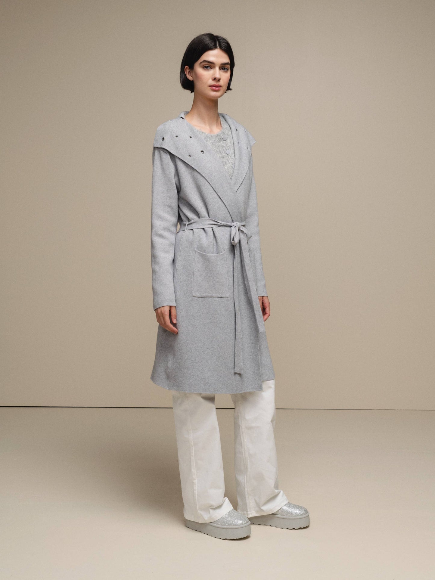 Cappotto cardigan in maglia con cintura e maxi collo