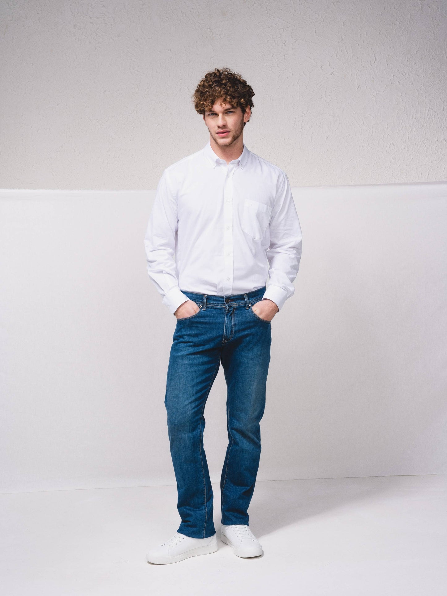 Jeans regular a cinque tasche in denim
