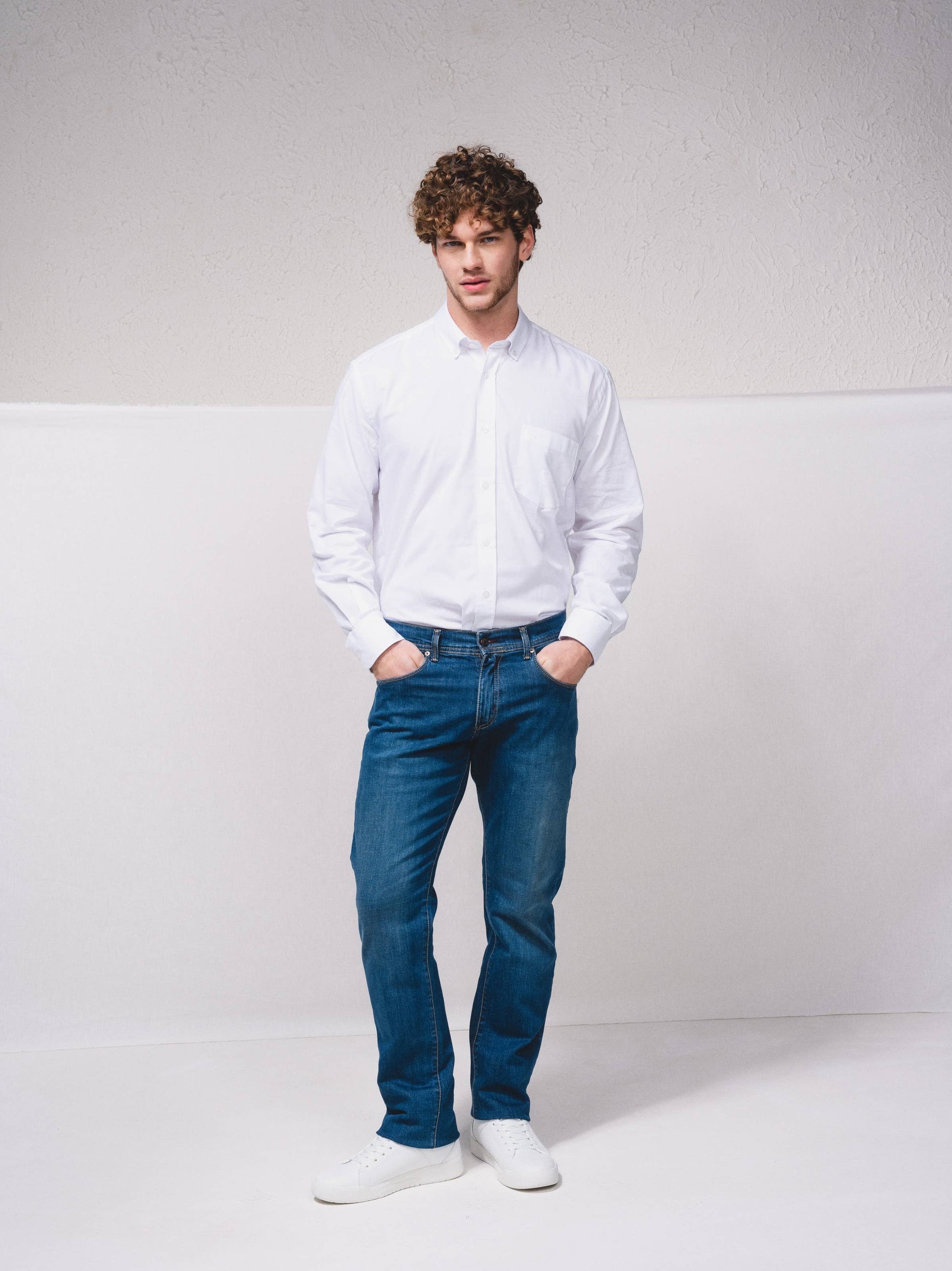 Jeans regular a cinque tasche in denim