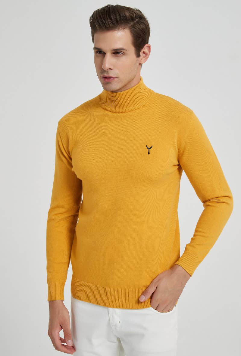 Maglione senape con collo a imbuto e logo