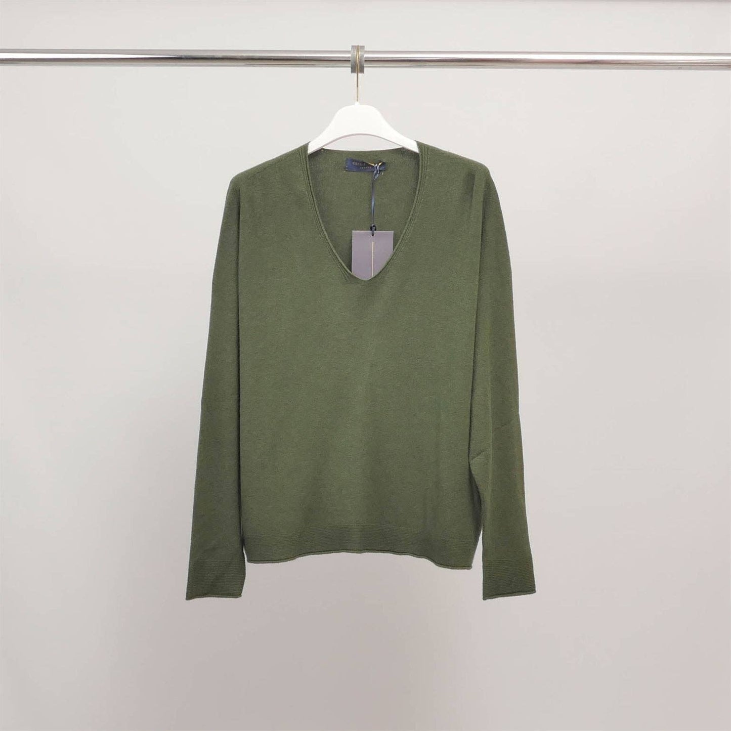 Maglione morbido e fluido con scollo a V