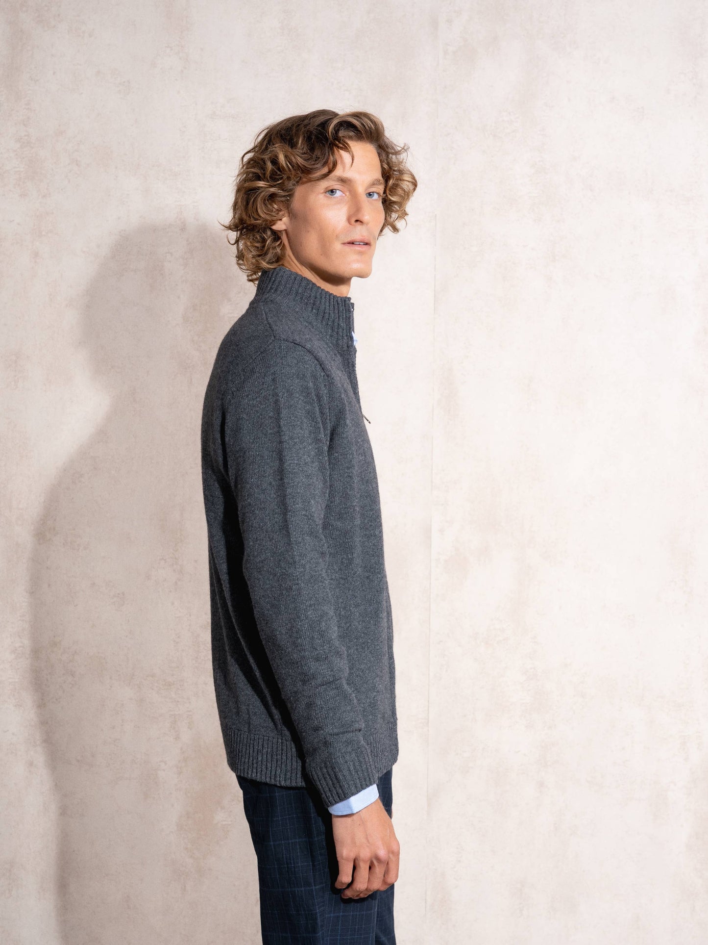 Cardigan in maglia uomo con zip e collo alto