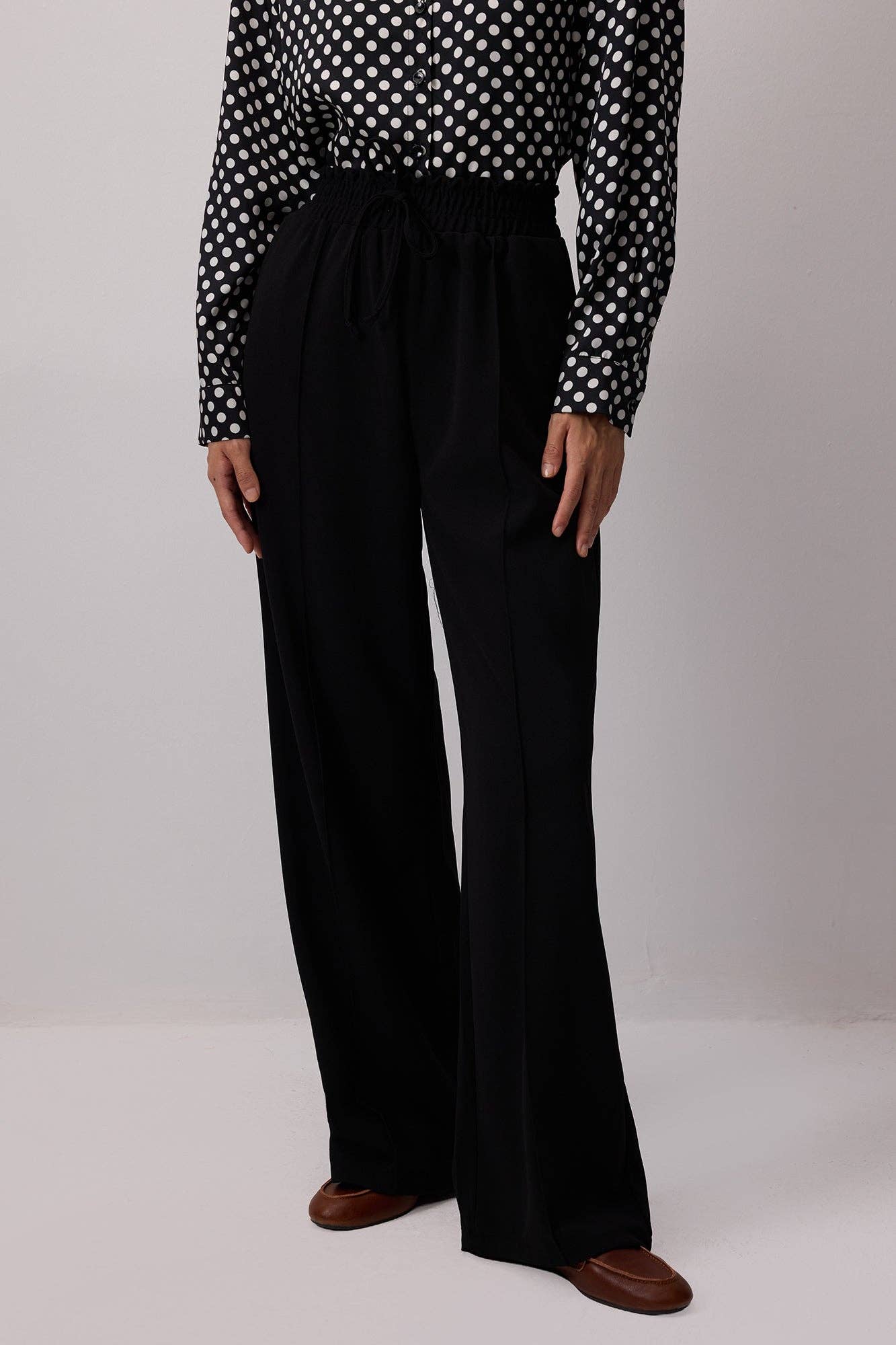 Pantaloni a coste con vita elastica
