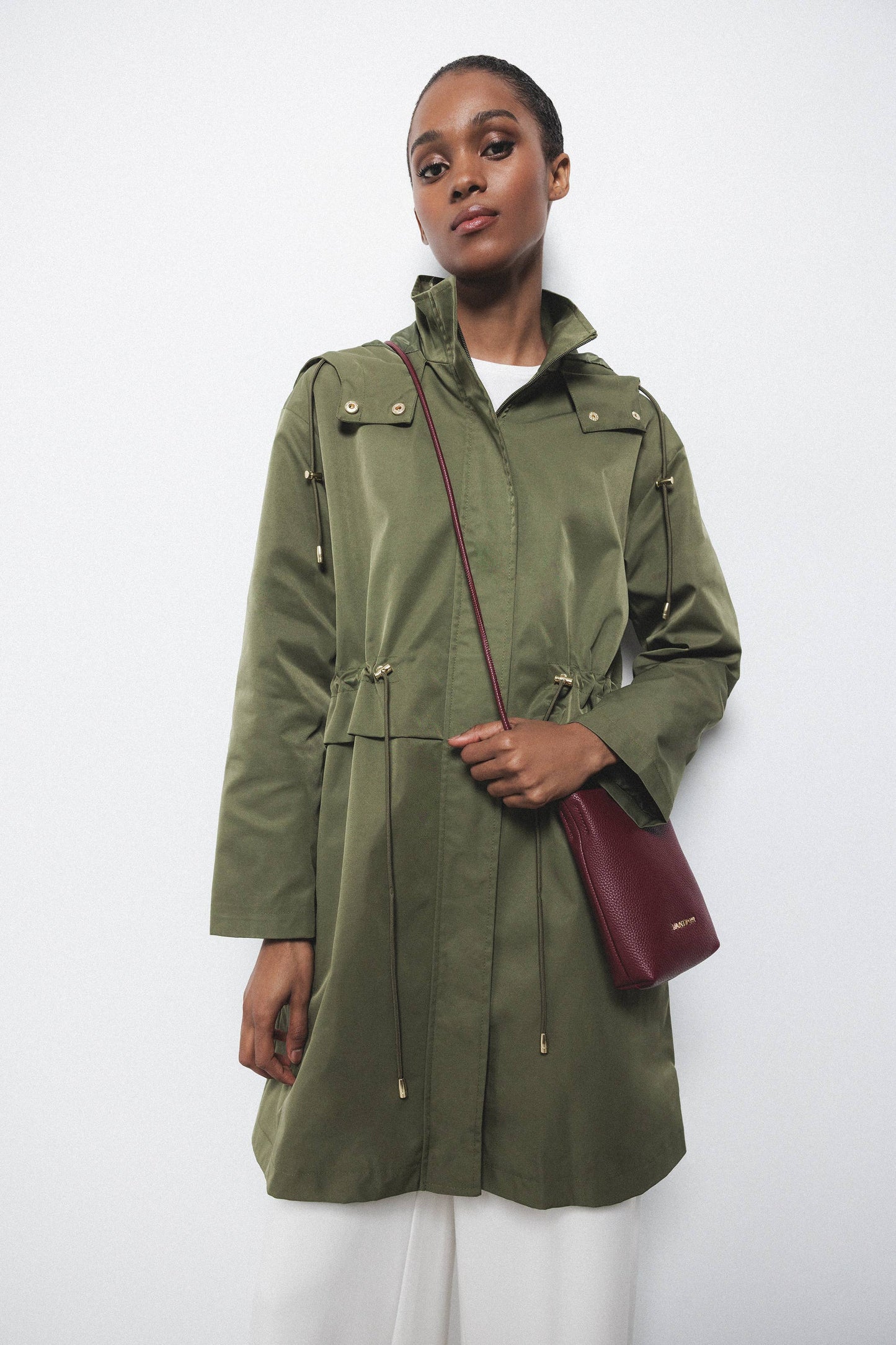 Parka semplice con cappuccio