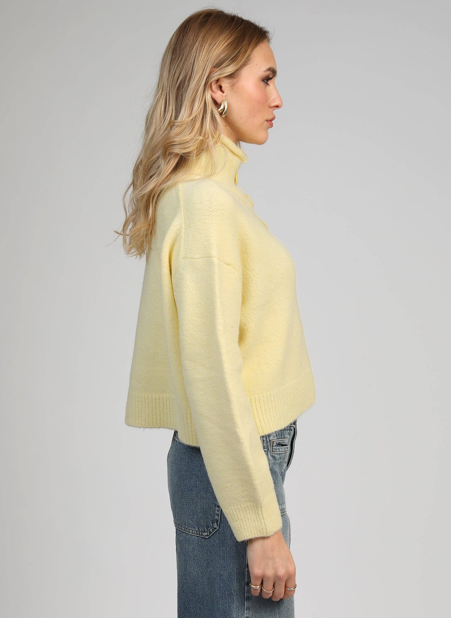 Gilet cardigan in maglia giallo Lakeyla