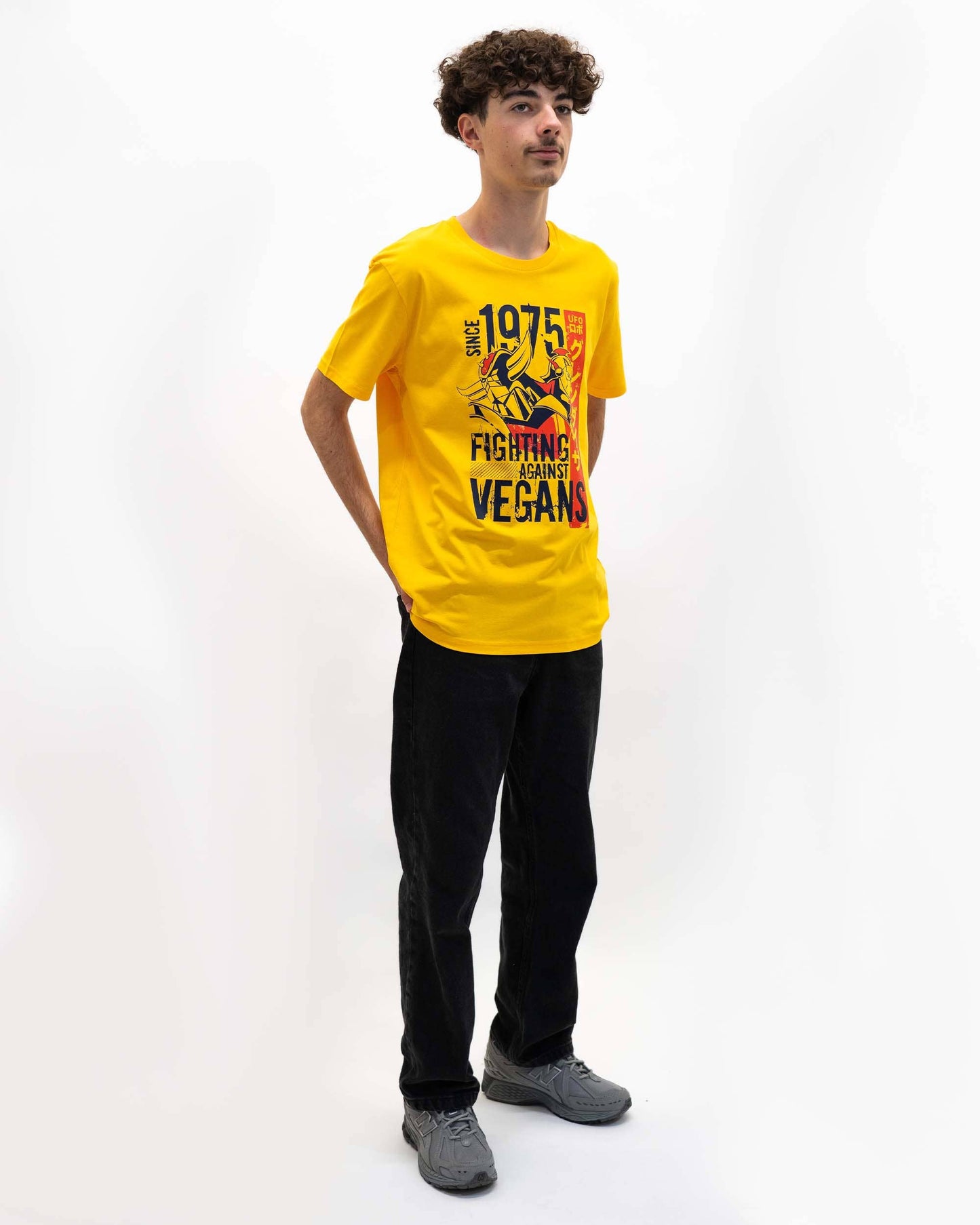 T-shirt Fighting Against Vegans con illustrazione Goldorak