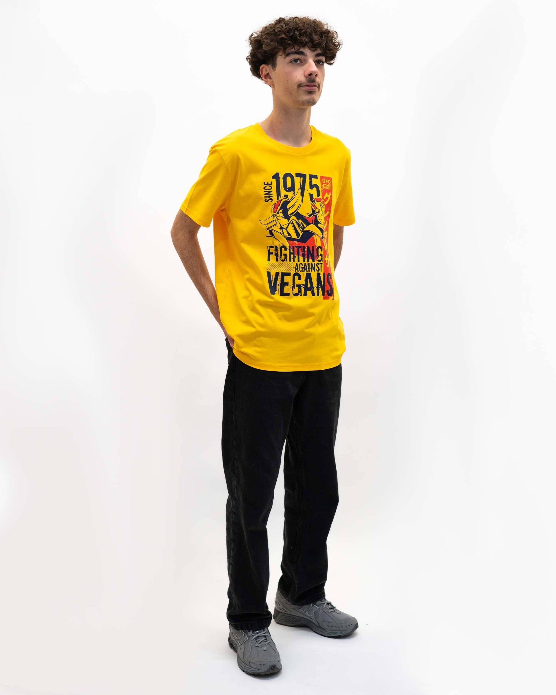 T-shirt Fighting Against Vegans con illustrazione Goldorak