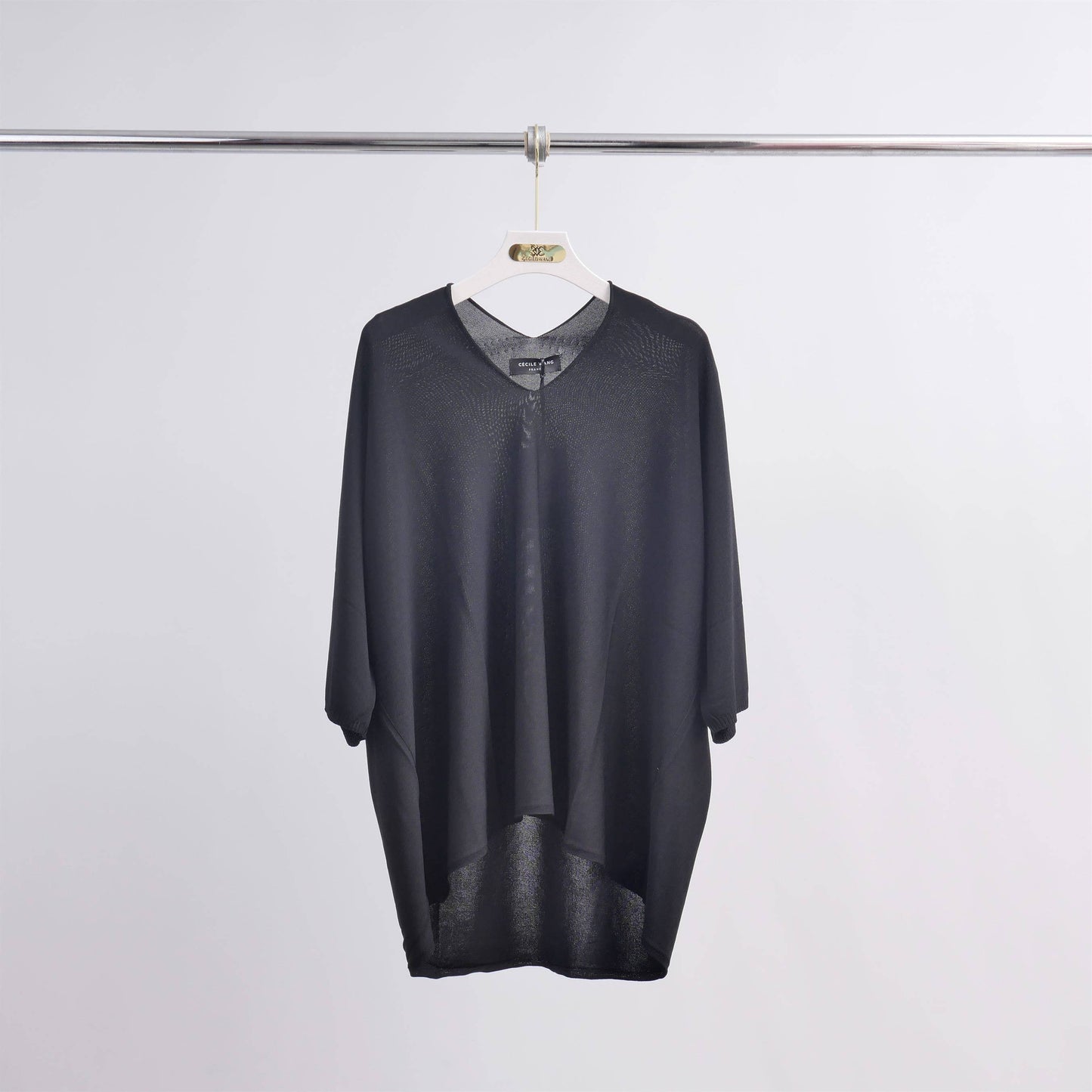 Maglione leggero a pipistrello con scollo a V
