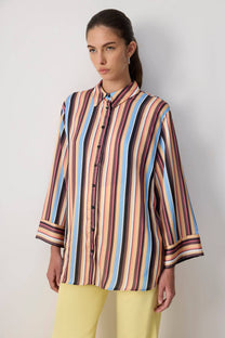 Camicia in raso a righe multicolore con polsini a contrasto