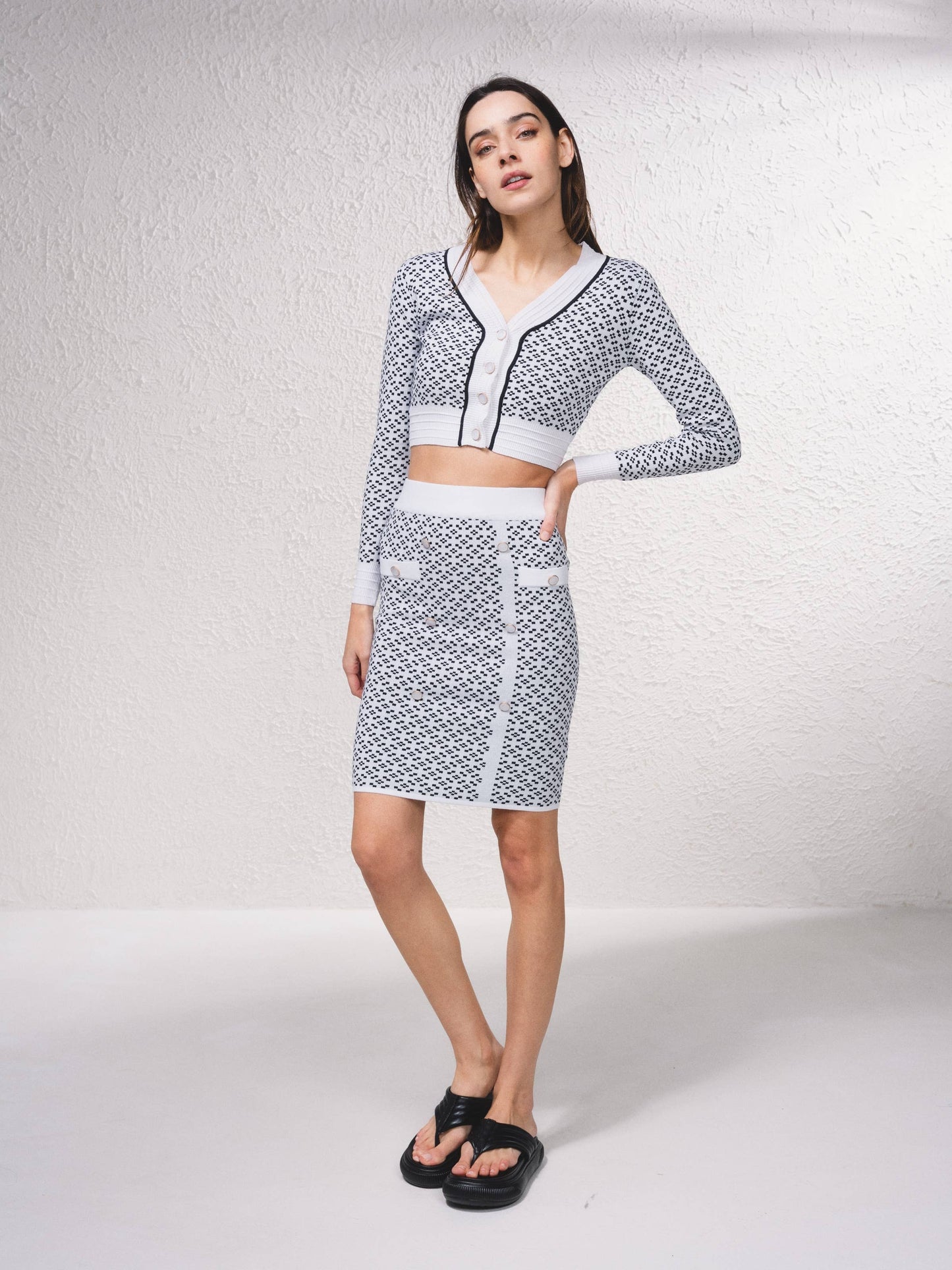 Gonna midi in maglia jacquard con bottoni decorativi