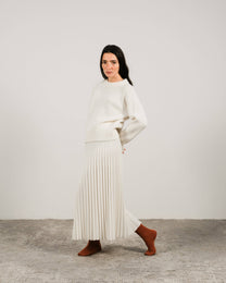 Maglione girocollo in misto cashmere con polsini arrotolati