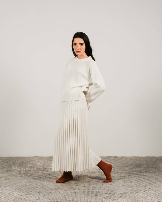 Maglione girocollo in misto cashmere con polsini arrotolati