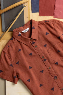 Camicia a maniche corte Lana con motivo piramidi color ruggine