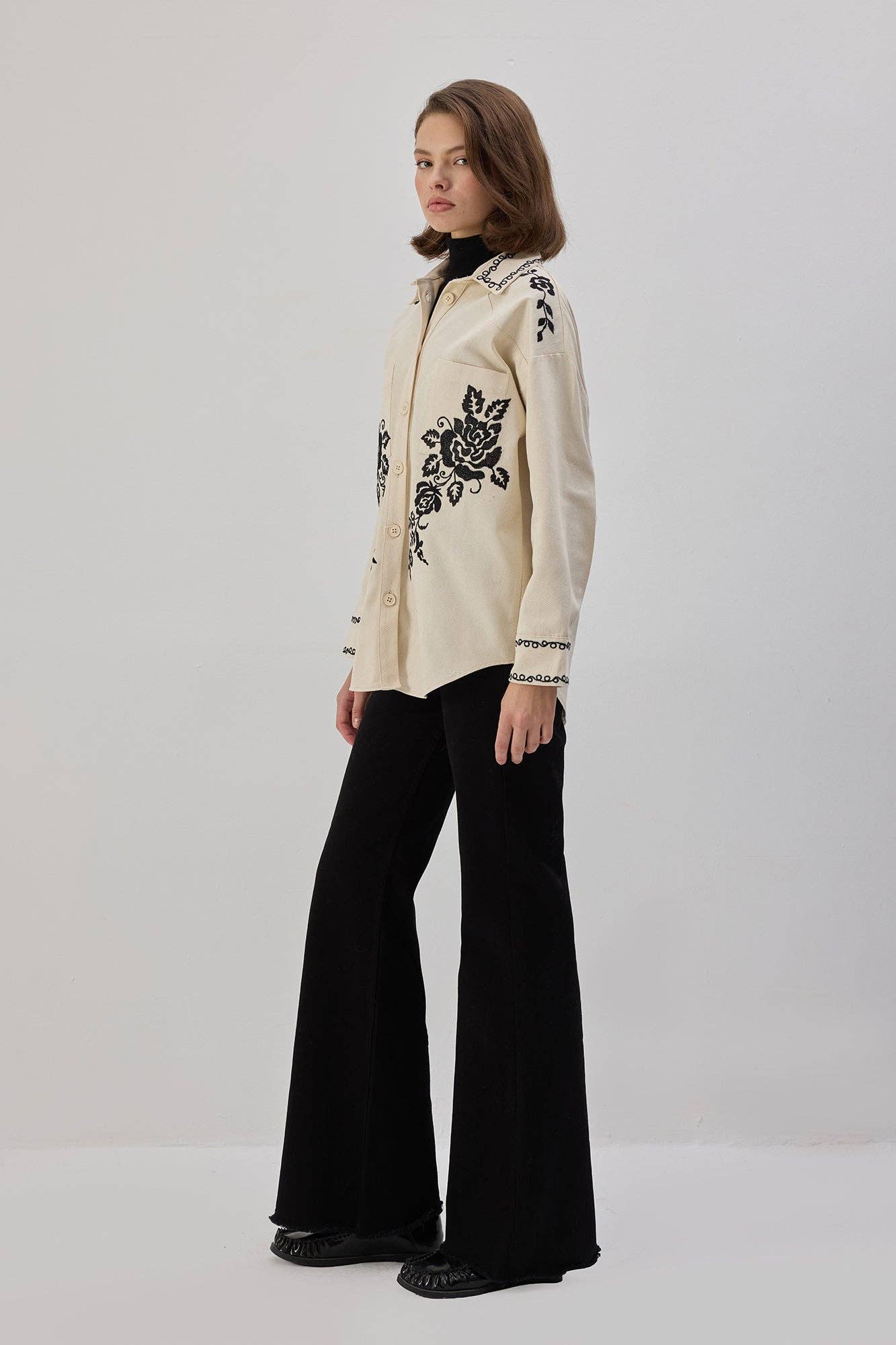 Camicia in gabardine ricamata