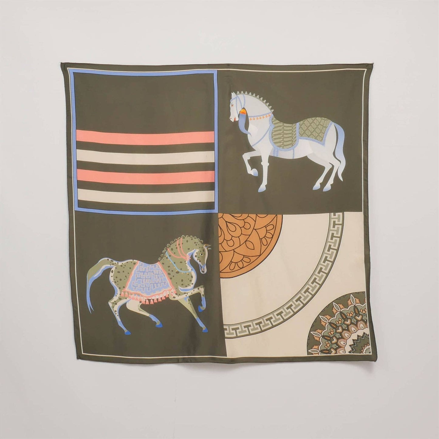 Foulard quadrato con stampa cavalli 80x80 cm