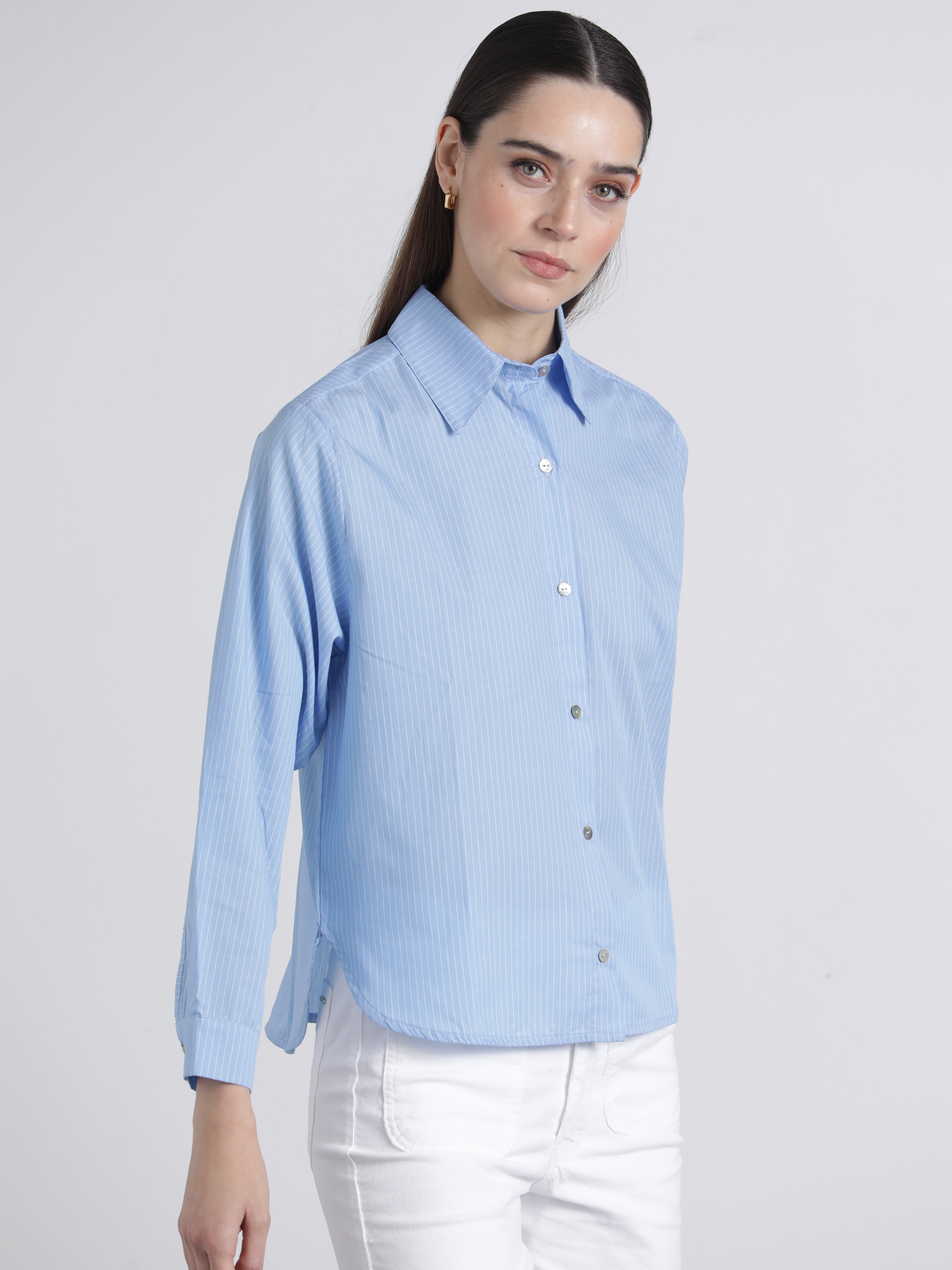Camicia a righe in cotone azzurra