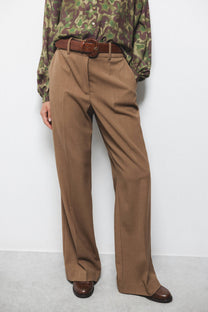 Pantaloni dritti eleganti con tasche oblique