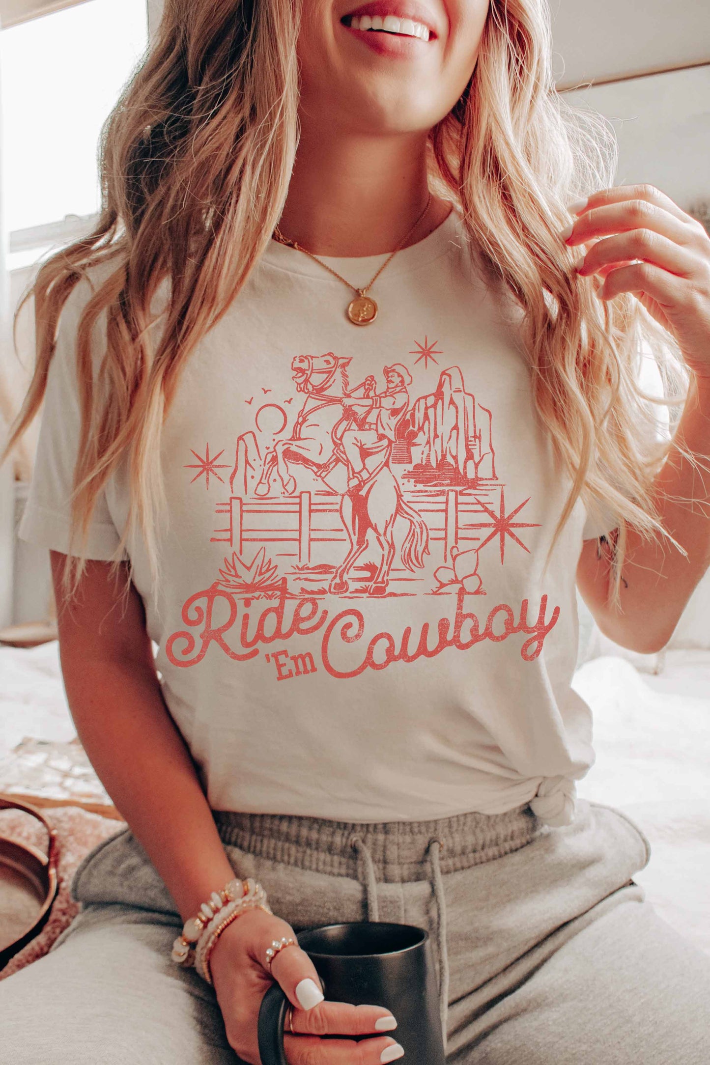 T-shirt grafica Ride ’Em Cowboy