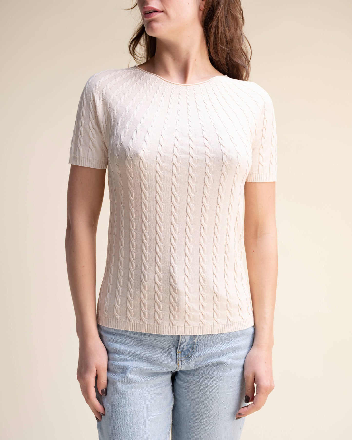 Top in maglia a trecce a maniche corte