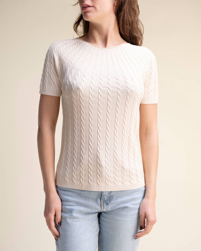 Top in maglia a trecce a maniche corte