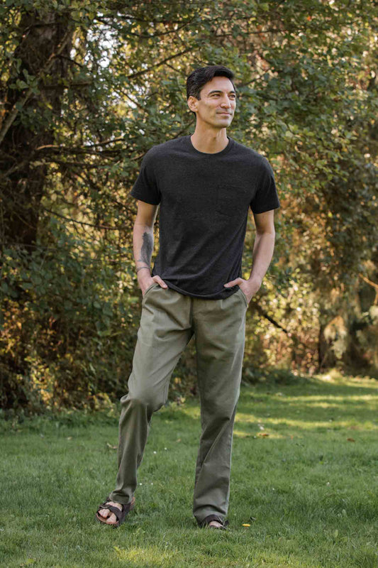 T-shirt con taschino in cotone riciclato