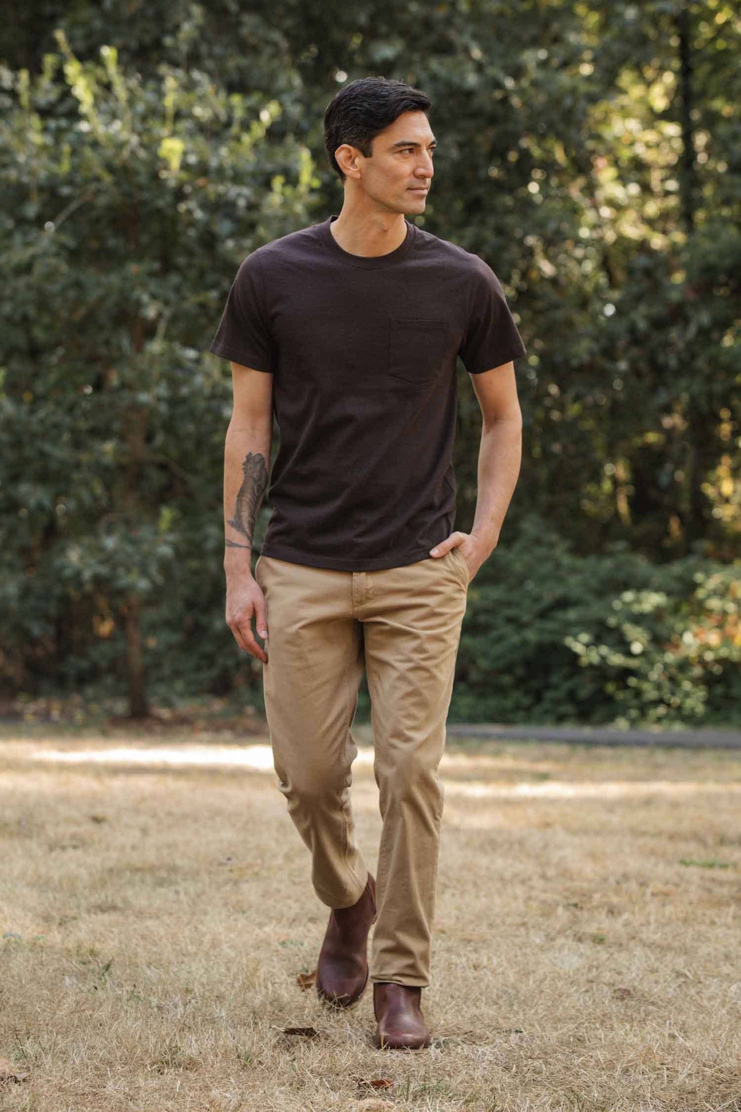 T-shirt Sostenibile con Taschino in Cotone Riciclato Color Tartufo