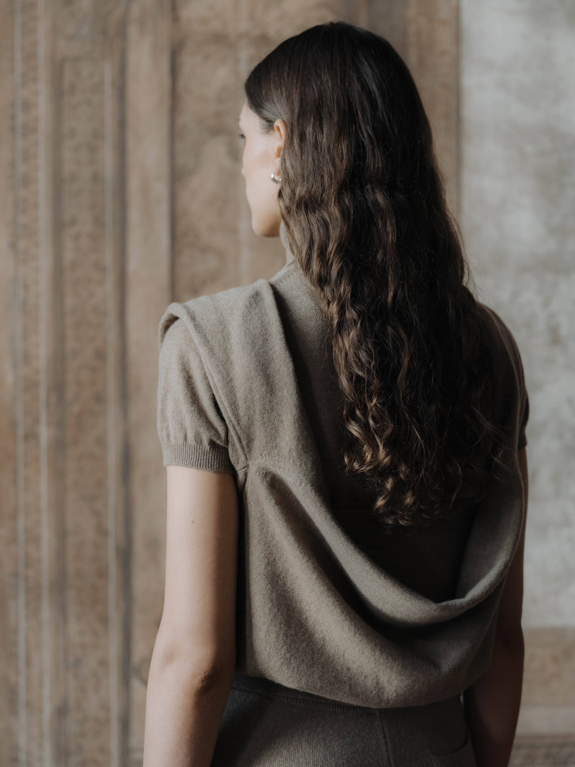 Cardigan in puro cashmere con bottoni in madreperla