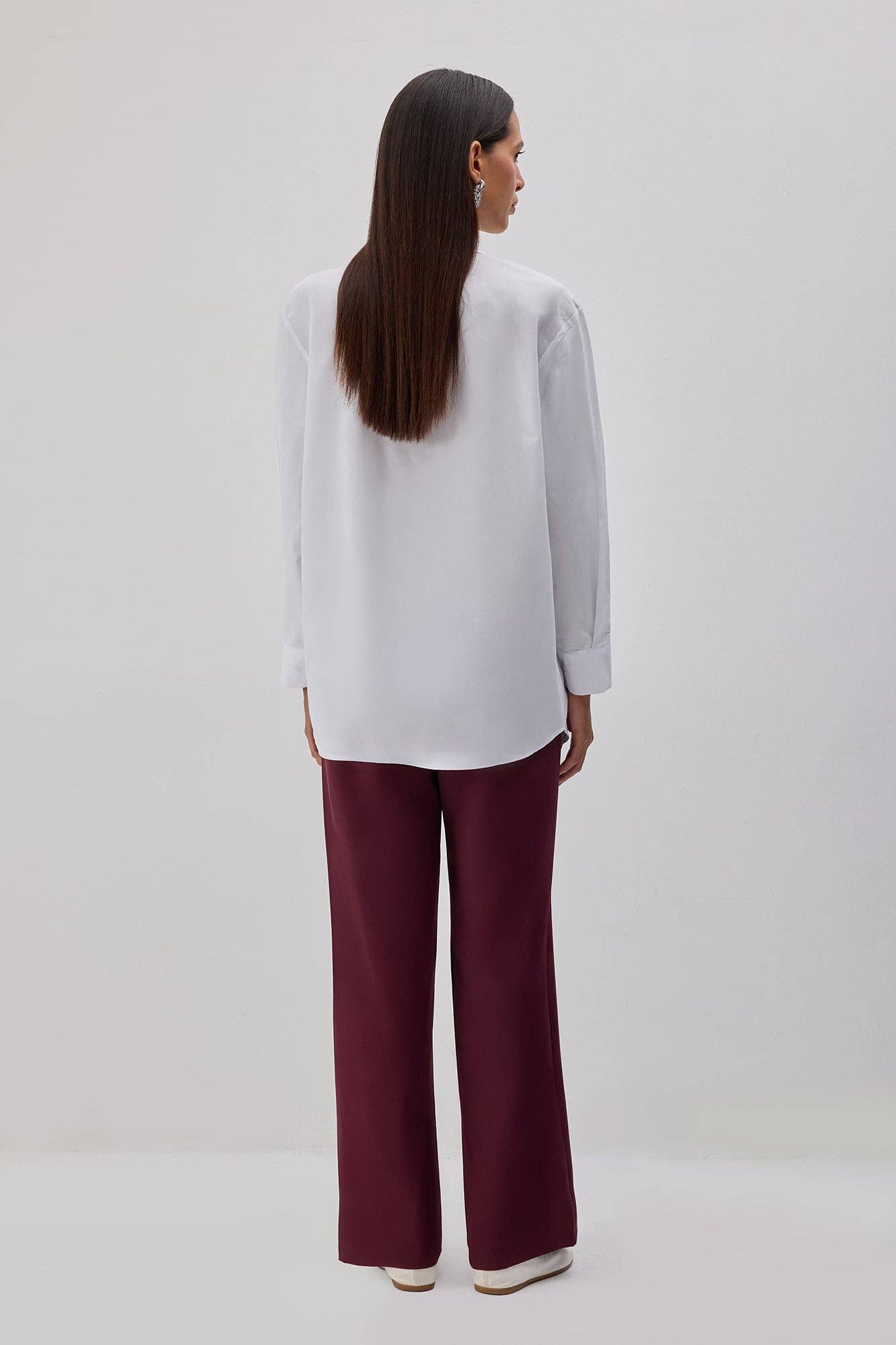 Camicia in popeline con applicazioni floreali