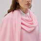 Maglione in maglia rosa con sciarpa integrata